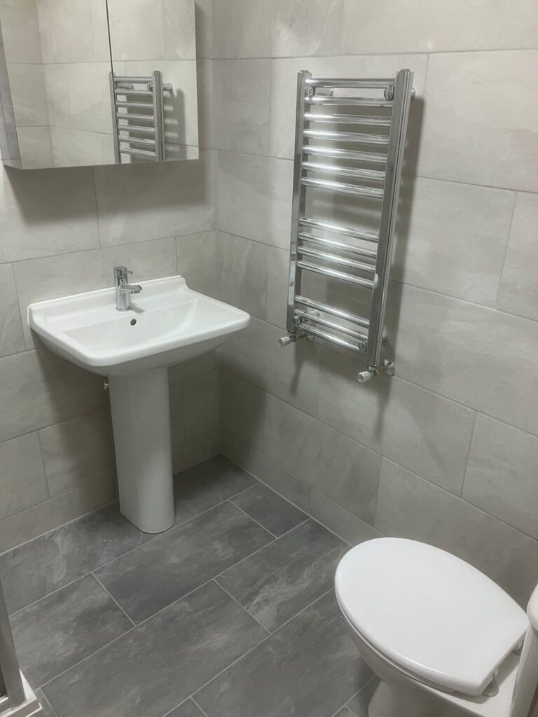 Impala 9A Bathroom